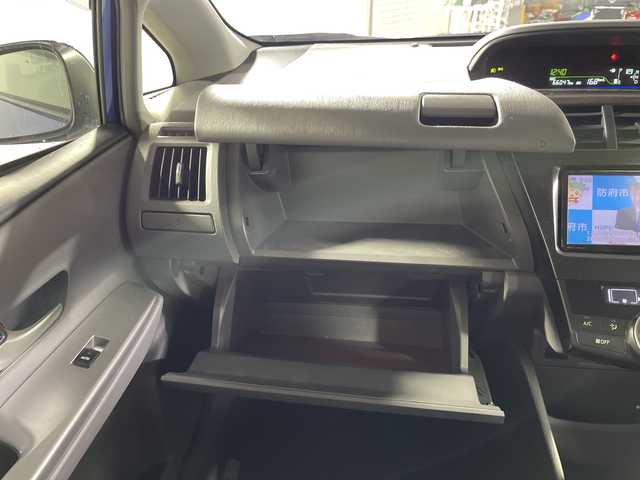 トヨタ プリウス α S 沖縄県 2012(平24)年 6.6万km ダークブルーマイカ ワンオーナー　/禁煙車　/純正ナビ　/（フルセグＴＶ　ＣＤ　ＤＶＤ　Ｂｌｕｅｔｏｏｔｈ）　/バックカメラ　/ＥＴＣ/ステアリングスイッチ　/オートライト　/スマートキー　/ヘッドライトレベライザー　/純正ドアバイザー/電格ミラー