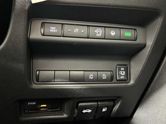 日産 セレナ ハイウェイスター V 広島県 2023(令5)年 6.4万km プリズムホワイト 禁煙/寒冷地仕様/・シートヒーター/・ステアリングヒーター/エマージェンシーブレーキ/車線逸脱警報/プロパイロット/ふらつき警報/踏み間違え防止/標識認識/先行車発進告知/コーナーセンサー/BSW/インテリジェントルームミラー/純正コネクティッドナビ/・フルセグ/Bluetooth/スマホ連携/HDMI/アラウンドビューモニター/ドライブレコーダー/ワイヤレス充電/ハンズフリー両側パワースライドドア/革巻きステアリング/パドルシフト/LEDヘッドライト/フォグランプ/オートライト/電動パーキングブレーキ/オートホールド/ヘッドライトレベライザー/スマートキー/プッシュスタート/スペアキー/ETC２．０/純正１６インチアルミホイール