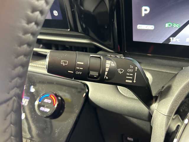 日産 セレナ ハイウェイスター V 広島県 2023(令5)年 6.4万km プリズムホワイト 禁煙/寒冷地仕様/・シートヒーター/・ステアリングヒーター/エマージェンシーブレーキ/車線逸脱警報/プロパイロット/ふらつき警報/踏み間違え防止/標識認識/先行車発進告知/コーナーセンサー/BSW/インテリジェントルームミラー/純正コネクティッドナビ/・フルセグ/Bluetooth/スマホ連携/HDMI/アラウンドビューモニター/ドライブレコーダー/ワイヤレス充電/ハンズフリー両側パワースライドドア/革巻きステアリング/パドルシフト/LEDヘッドライト/フォグランプ/オートライト/電動パーキングブレーキ/オートホールド/ヘッドライトレベライザー/スマートキー/プッシュスタート/スペアキー/ETC２．０/純正１６インチアルミホイール