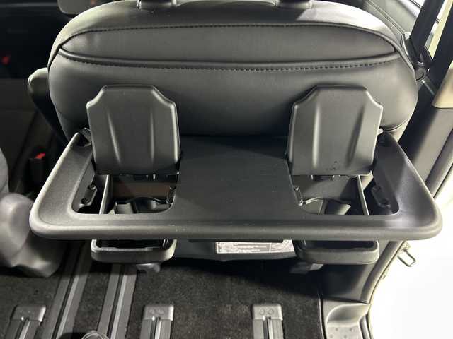 日産 セレナ ハイウェイスター V 広島県 2023(令5)年 6.4万km プリズムホワイト 禁煙/寒冷地仕様/・シートヒーター/・ステアリングヒーター/エマージェンシーブレーキ/車線逸脱警報/プロパイロット/ふらつき警報/踏み間違え防止/標識認識/先行車発進告知/コーナーセンサー/BSW/インテリジェントルームミラー/純正コネクティッドナビ/・フルセグ/Bluetooth/スマホ連携/HDMI/アラウンドビューモニター/ドライブレコーダー/ワイヤレス充電/ハンズフリー両側パワースライドドア/革巻きステアリング/パドルシフト/LEDヘッドライト/フォグランプ/オートライト/電動パーキングブレーキ/オートホールド/ヘッドライトレベライザー/スマートキー/プッシュスタート/スペアキー/ETC２．０/純正１６インチアルミホイール