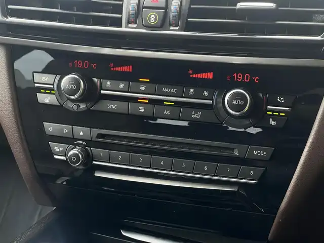 ＢＭＷ Ｘ５ xDrive 35d Mスポーツ 山梨県 2016(平28)年 1.8万km サファイアブラックP セレクトパッケージ/インテリジェントS/コンフォートA/Pサンルーフ/茶革/イージーC/LED/ACC/LKA/BSA/純正HDDナビ/全周囲カメラ/BT/フルセグ/Pシート/4ZシートH/スペアキー