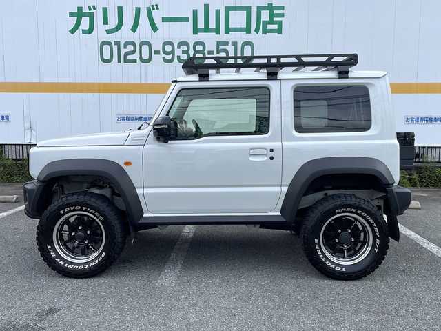スズキ ジムニー シエラ JC 山口県 2024(令6)年 1.7万km ピュアホワイトP ワンオーナー/社外ディスプレイオーディオ(BT/USB/HDMI）/社外フロントカメラ/社外モニター/CLLINK 3インチリフトアップキット/CLLINK フロントグリル/CLLINK スクエアルーフラック/CLLINK リアゲートボックス/CLLINK ラダー/RAYS 16インチアルミホイール/純正LEDヘッドライト/純正フォグランプ/オートライト/社外マフラー/前席シートヒーター/革巻きステアリング/ステアリングスイッチ/クルーズコントロール/DAC/クリアフューエルリッドカバー/社外ボンネットダンパー/衝突被害軽減ブレーキ/LKA/横滑り防止/コーナーセンサー/アイドリングストップ/スマートキー/社外フロアマット/ETC/電動格納ウインカードアミラー