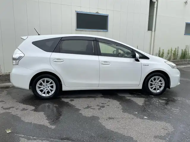 トヨタ プリウス α S 福島県 2013(平25)年 11.6万km ホワイトパールクリスタルシャイン (株)IDOMが運営する【じしゃロン福島店】の自社ローン専用車両になります。こちらは現金またはオートローンご利用時の価格です。自社ローンご希望の方は別途その旨お申付け下さい/純正ナビ/ドアバイザー/ステアリングリモコン/ETC/カーテンエアバック/オートエアコン/プッシュスタート