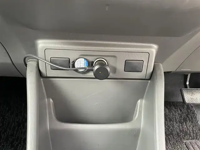 トヨタ プリウス α S 福島県 2013(平25)年 11.6万km ホワイトパールクリスタルシャイン (株)IDOMが運営する【じしゃロン福島店】の自社ローン専用車両になります。こちらは現金またはオートローンご利用時の価格です。自社ローンご希望の方は別途その旨お申付け下さい/純正ナビ/ドアバイザー/ステアリングリモコン/ETC/カーテンエアバック/オートエアコン/プッシュスタート