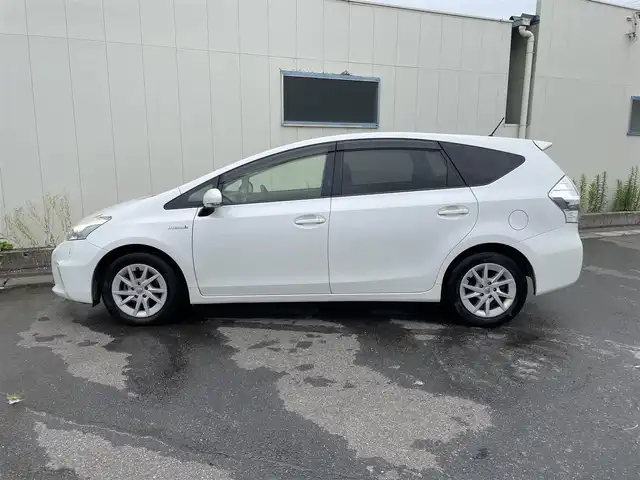 トヨタ プリウス α S 福島県 2013(平25)年 11.6万km ホワイトパールクリスタルシャイン (株)IDOMが運営する【じしゃロン福島店】の自社ローン専用車両になります。こちらは現金またはオートローンご利用時の価格です。自社ローンご希望の方は別途その旨お申付け下さい/純正ナビ/ドアバイザー/ステアリングリモコン/ETC/カーテンエアバック/オートエアコン/プッシュスタート
