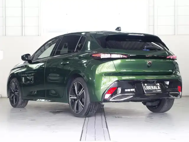 プジョー ３０８ GTライン ブルーHDi 兵庫県 2023(令5)年 1.6万km 緑 純正ナビ/全方位カメラ/アップルカープレイ/ドライブレコーダー前後カメラ/シートヒーター/ハンドルヒーター/LKA/BSM/ACC/フロアマット/運転席電動シート/ETC/Bluetooth