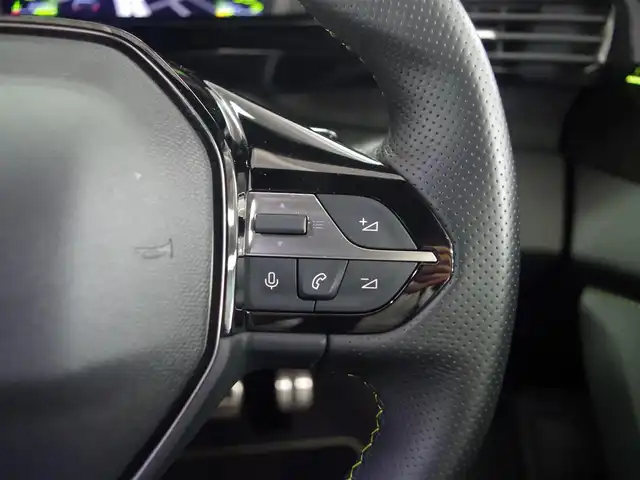 プジョー ３０８ GTライン ブルーHDi 兵庫県 2023(令5)年 1.6万km 緑 純正ナビ/全方位カメラ/アップルカープレイ/ドライブレコーダー前後カメラ/シートヒーター/ハンドルヒーター/LKA/BSM/ACC/フロアマット/運転席電動シート/ETC/Bluetooth