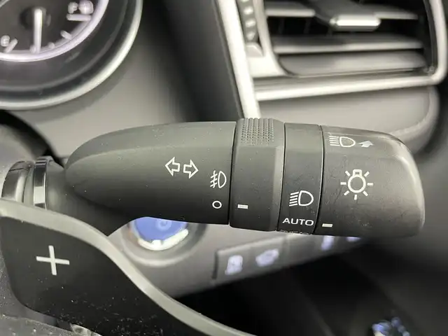トヨタ カムリ WSレザーパッケージ 大分県 2021(令3)年 7万km プラチナホワイトパールマイカ ワンオーナー/GRエアロ（F、S、R）/TRDマフラー/TOYOTAセーフティセンス/・プリクラッシュセーフティ/・レーントレーシングアシスト/・レーダークルーズコントロール/・オートマチックハイビーム/ブラインドスポットモニター/リアクロストラフィックアラート/ヘッドアップディスプレイ/JBLサウンドシステム/9型ディスプレイオーディオ/・ナビ機能有り、フルセグTV、USB/・CD/DVD、BT対応/・AppleCarPlay、AndroidAuto/ステアリングスイッチ/バックカメラ/黒革シート/・前席パワーシート/前席シートヒーター/ビルトインETC/社外ドライブレコーダー（前、後、車内）/横滑り防止装置/電動格納ミラー/純正フロアマット/オートライト/LEDヘッドライト/LEDフォグ/純正18インチアルミホイール/クリアランスソナー /保証書、取説、スペアキー
