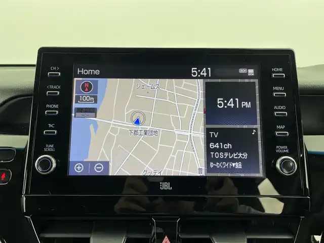 トヨタ カムリ WSレザーパッケージ 大分県 2021(令3)年 7万km プラチナホワイトパールマイカ ワンオーナー/GRエアロ（F、S、R）/TRDマフラー/TOYOTAセーフティセンス/・プリクラッシュセーフティ/・レーントレーシングアシスト/・レーダークルーズコントロール/・オートマチックハイビーム/ブラインドスポットモニター/リアクロストラフィックアラート/ヘッドアップディスプレイ/JBLサウンドシステム/9型ディスプレイオーディオ/・ナビ機能有り、フルセグTV、USB/・CD/DVD、BT対応/・AppleCarPlay、AndroidAuto/ステアリングスイッチ/バックカメラ/黒革シート/・前席パワーシート/前席シートヒーター/ビルトインETC/社外ドライブレコーダー（前、後、車内）/横滑り防止装置/電動格納ミラー/純正フロアマット/オートライト/LEDヘッドライト/LEDフォグ/純正18インチアルミホイール/クリアランスソナー /保証書、取説、スペアキー