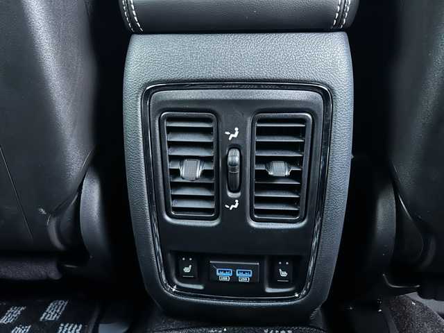 クライスラー・ジープ ジープ グランドチェロキー LTD 富山県 2018(平30)年 2.2万km 白 純正メモリナビ/Bluetooth接続/AM/FMラジオ/フルセグTV/バックカメラ/D/N席シートパワーシート/D/N席シートヒーター/後部座席シートヒーター/D/N席シートクーラー/ヒーテッドステアリング/パワーバックドア/パークアシスト/ACC/車線逸脱防止/アイドリングストップ/横滑り防止/4WD/ダウンヒルアシストコントロール/前後ドラレコ/ETC