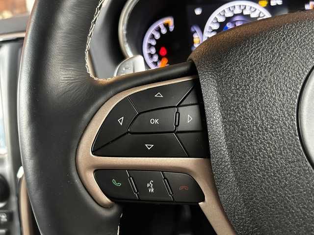 クライスラー・ジープ ジープ グランドチェロキー LTD 富山県 2018(平30)年 2.2万km 白 純正メモリナビ/Bluetooth接続/AM/FMラジオ/フルセグTV/バックカメラ/D/N席シートパワーシート/D/N席シートヒーター/後部座席シートヒーター/D/N席シートクーラー/ヒーテッドステアリング/パワーバックドア/パークアシスト/ACC/車線逸脱防止/アイドリングストップ/横滑り防止/4WD/ダウンヒルアシストコントロール/前後ドラレコ/ETC