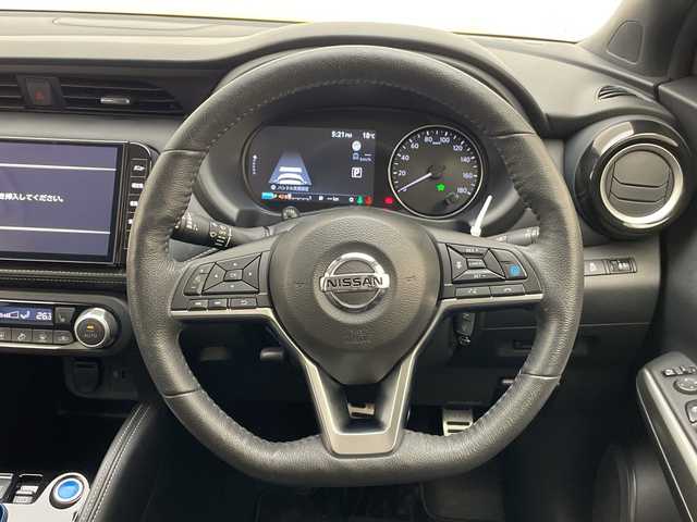 日産 キックス X 愛知県 2021(令3)年 3.4万km サンライトイエロー 純正9型ナビ　SDカードなし/全方位カメラ/クルーズコントロール/プロパイロット/シートヒーター/バックカメラ/コーナーセンサー/純正アルミホイール/ルーフレール/LEDヘッドライト/ステアリングヒーター/インテリジェントミラー/オートマチックハイビーム/ドライブレコーダー/ETC/衝突軽減システム/フルセグ/CD DVD/ステアリングスイッチ/スマートキー/プッシュスタート