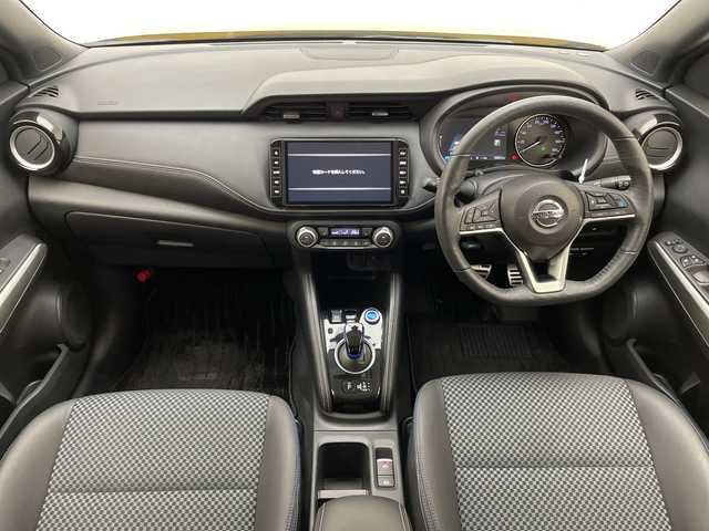 日産 キックス X 愛知県 2021(令3)年 3.4万km サンライトイエロー 純正9型ナビ　SDカードなし/全方位カメラ/クルーズコントロール/プロパイロット/シートヒーター/バックカメラ/コーナーセンサー/純正アルミホイール/ルーフレール/LEDヘッドライト/ステアリングヒーター/インテリジェントミラー/オートマチックハイビーム/ドライブレコーダー/ETC/衝突軽減システム/フルセグ/CD DVD/ステアリングスイッチ/スマートキー/プッシュスタート