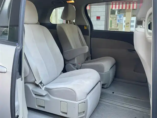 トヨタ エスティマ G 愛知県 2007(平19)年 10.9万km シルバーM ワンオーナー/両側パワースライドドア/Carrozzeria製HDDナビ〈AVIC-HRZ88〉/DVD／MS／地デジTV/バックカメラ/運転席パワーシート/アンテナ分離型ETC/インテリジェントAFS付HIDヘッドライト/純正フォグランプ/2列目リラックスキャプテンシート〈オットマン付〉/３列目荷室下格納/純正17インチAW/スマートキー＆プッシュスタート