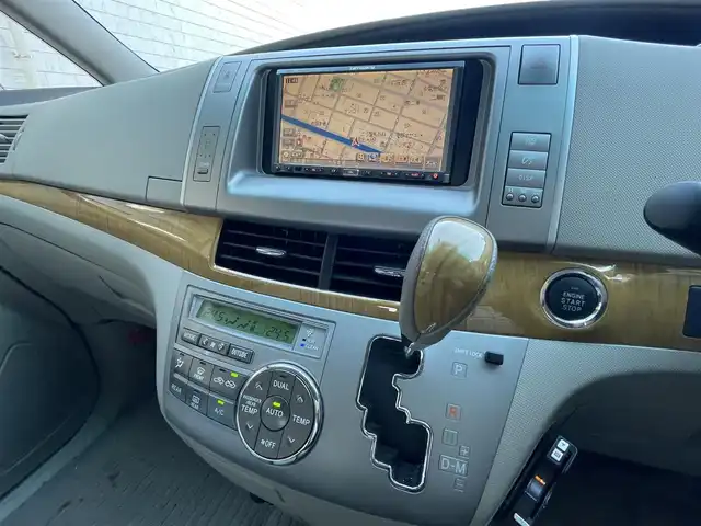 トヨタ エスティマ G 愛知県 2007(平19)年 10.9万km シルバーM ワンオーナー/両側パワースライドドア/Carrozzeria製HDDナビ〈AVIC-HRZ88〉/DVD／MS／地デジTV/バックカメラ/運転席パワーシート/アンテナ分離型ETC/インテリジェントAFS付HIDヘッドライト/純正フォグランプ/2列目リラックスキャプテンシート〈オットマン付〉/３列目荷室下格納/純正17インチAW/スマートキー＆プッシュスタート