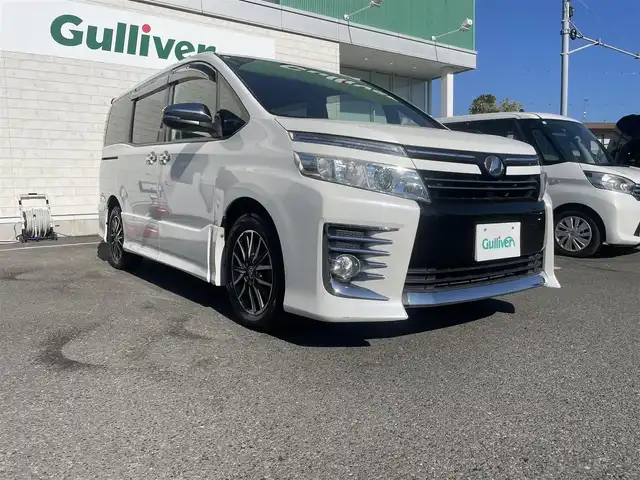 トヨタ ヴォクシー ZS 煌 神奈川県 2015(平27)年 7.9万km パール