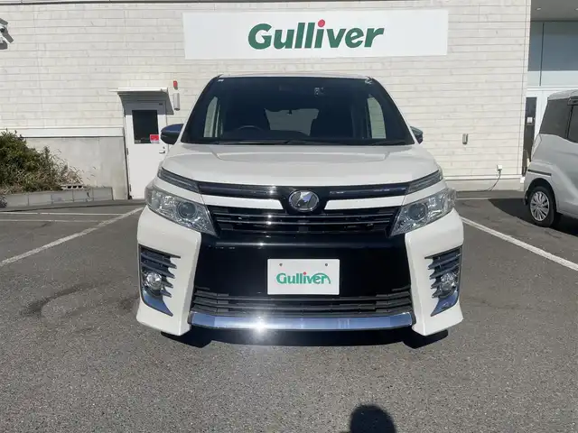 トヨタ ヴォクシー ZS 煌 神奈川県 2015(平27)年 7.9万km パール