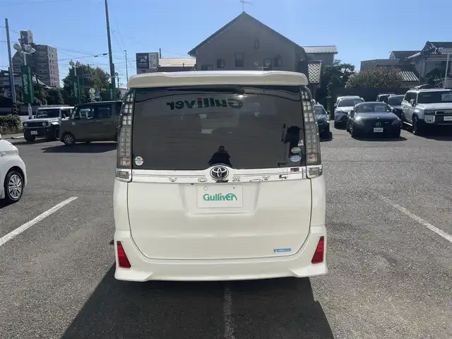 トヨタ ヴォクシー ZS 煌 神奈川県 2015(平27)年 7.9万km パール