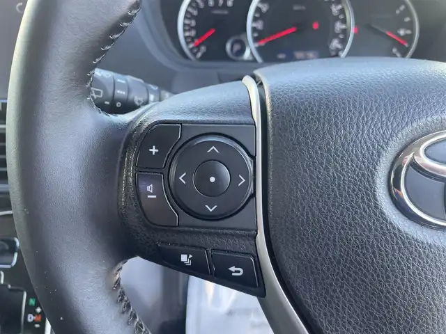 トヨタ ヴォクシー ZS 煌 神奈川県 2015(平27)年 7.9万km パール