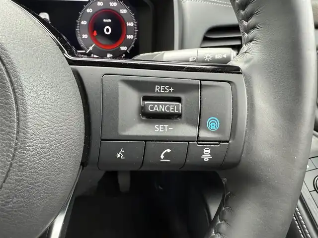 日産 エクストレイル X 愛知県 2023(令5)年 1.9万km 茶Ⅱ /純正メモリナビ//AM/FM/HDMI/フルセグ/BT/SD//プロパイロット//ビルトインETC2.0//バックカメラ//前後純正ドライブレコーダー//インテリジェントエマージェンシーブレーキ//後側方車両検知警報//後側方衝突防止支援//ハンドル支援//車線逸脱警報//車線逸脱坊地支援//踏み間違い衝突防止支援//標識検知機能//クリアランスソナー//後退時車両検知警報//インテリジェントクルーズコントロール//D・N席パワーシート//D・N席シートヒーター//オートLEDヘッドライト//オートハイビーム//フォグランプ//ヘッドライトレベライザー//ルーフレール//e-Pedal//EV MODE//D MODE//ステアリングスイッチ//オートリトラクタブルウィンカーミラー//純正フロアマット//純正ドアバイザー//プッシュスタート//スペアキー//取扱説明書//保証書