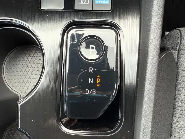 日産 エクストレイル X 愛知県 2023(令5)年 1.9万km 茶Ⅱ /純正メモリナビ//AM/FM/HDMI/フルセグ/BT/SD//プロパイロット//ビルトインETC2.0//バックカメラ//前後純正ドライブレコーダー//インテリジェントエマージェンシーブレーキ//後側方車両検知警報//後側方衝突防止支援//ハンドル支援//車線逸脱警報//車線逸脱坊地支援//踏み間違い衝突防止支援//標識検知機能//クリアランスソナー//後退時車両検知警報//インテリジェントクルーズコントロール//D・N席パワーシート//D・N席シートヒーター//オートLEDヘッドライト//オートハイビーム//フォグランプ//ヘッドライトレベライザー//ルーフレール//e-Pedal//EV MODE//D MODE//ステアリングスイッチ//オートリトラクタブルウィンカーミラー//純正フロアマット//純正ドアバイザー//プッシュスタート//スペアキー//取扱説明書//保証書