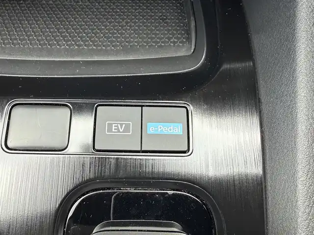 日産 エクストレイル X 愛知県 2023(令5)年 1.9万km 茶Ⅱ /純正メモリナビ//AM/FM/HDMI/フルセグ/BT/SD//プロパイロット//ビルトインETC2.0//バックカメラ//前後純正ドライブレコーダー//インテリジェントエマージェンシーブレーキ//後側方車両検知警報//後側方衝突防止支援//ハンドル支援//車線逸脱警報//車線逸脱坊地支援//踏み間違い衝突防止支援//標識検知機能//クリアランスソナー//後退時車両検知警報//インテリジェントクルーズコントロール//D・N席パワーシート//D・N席シートヒーター//オートLEDヘッドライト//オートハイビーム//フォグランプ//ヘッドライトレベライザー//ルーフレール//e-Pedal//EV MODE//D MODE//ステアリングスイッチ//オートリトラクタブルウィンカーミラー//純正フロアマット//純正ドアバイザー//プッシュスタート//スペアキー//取扱説明書//保証書