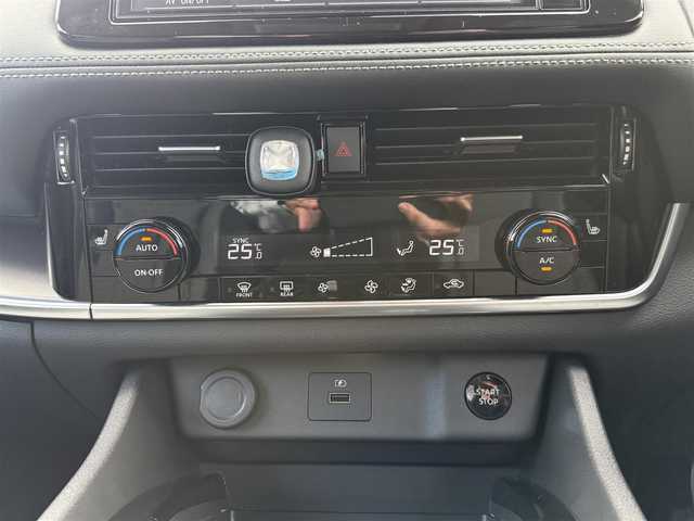 日産 エクストレイル X 愛知県 2023(令5)年 1.9万km 茶Ⅱ /純正メモリナビ//AM/FM/HDMI/フルセグ/BT/SD//プロパイロット//ビルトインETC2.0//バックカメラ//前後純正ドライブレコーダー//インテリジェントエマージェンシーブレーキ//後側方車両検知警報//後側方衝突防止支援//ハンドル支援//車線逸脱警報//車線逸脱坊地支援//踏み間違い衝突防止支援//標識検知機能//クリアランスソナー//後退時車両検知警報//インテリジェントクルーズコントロール//D・N席パワーシート//D・N席シートヒーター//オートLEDヘッドライト//オートハイビーム//フォグランプ//ヘッドライトレベライザー//ルーフレール//e-Pedal//EV MODE//D MODE//ステアリングスイッチ//オートリトラクタブルウィンカーミラー//純正フロアマット//純正ドアバイザー//プッシュスタート//スペアキー//取扱説明書//保証書