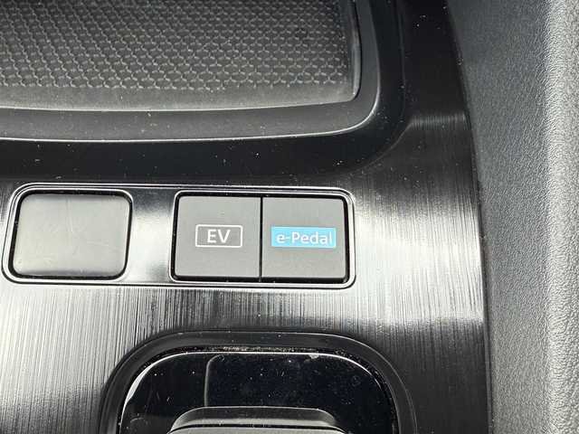 日産 エクストレイル X 愛知県 2023(令5)年 1.9万km 茶Ⅱ /純正メモリナビ//AM/FM/HDMI/フルセグ/BT/SD//プロパイロット//ビルトインETC2.0//バックカメラ//前後純正ドライブレコーダー//インテリジェントエマージェンシーブレーキ//後側方車両検知警報//後側方衝突防止支援//ハンドル支援//車線逸脱警報//車線逸脱坊地支援//踏み間違い衝突防止支援//標識検知機能//クリアランスソナー//後退時車両検知警報//インテリジェントクルーズコントロール//D・N席パワーシート//D・N席シートヒーター//オートLEDヘッドライト//オートハイビーム//フォグランプ//ヘッドライトレベライザー//ルーフレール//e-Pedal//EV MODE//D MODE//ステアリングスイッチ//オートリトラクタブルウィンカーミラー//純正フロアマット//純正ドアバイザー//プッシュスタート//スペアキー//取扱説明書//保証書