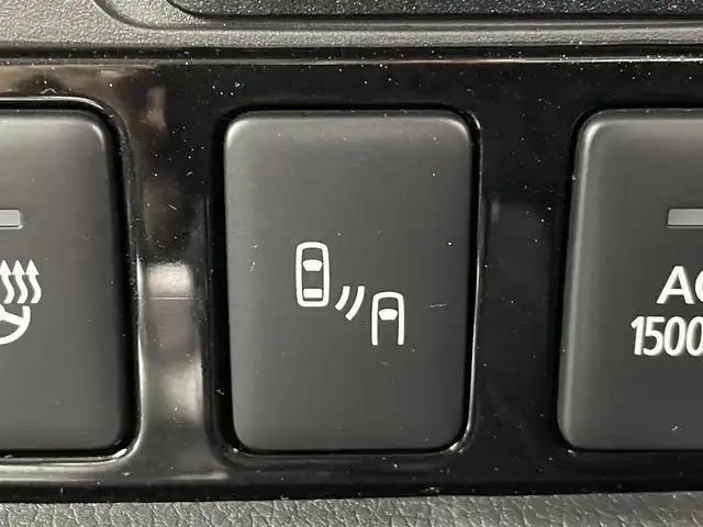 三菱 アウトランダー ＰＨＥＶ G 群馬県 2019(平31)年 6.4万km シルキーホワイト 後側方車両検知警報システム/＝＝＝＝＝/マルチアラウンドビューモニター/KENWOOD７インチナビ/・AM/FM/CD/DVD/Bluetooth/フルセグTV/KENWOODサブウーファー/KENWOODスピーカー/e-Assist/・衝突被害軽減ブレーキシステム/・車線逸脱警報システム/・オートマチックハイビーム/・レーダークルーズコントロールシステム/パーキングセンサー/後側方車両検知警報システム/ステアリングヒーター/前席シートヒーター/前後ドライブレコーダー/パドルシフト/ＬＥＤヘッドライト/オートライト/電動パーキングブレーキ/オートブレーキホールド/ＡＣ１００Ｖ電源/社外レーダー