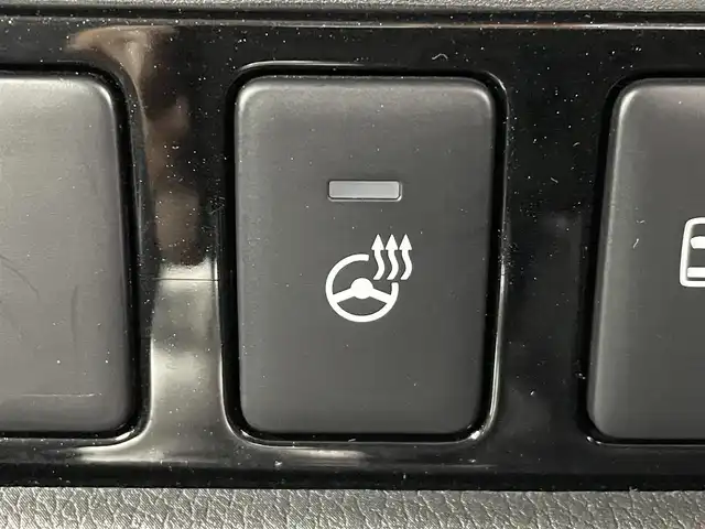 三菱 アウトランダー ＰＨＥＶ G 群馬県 2019(平31)年 6.4万km シルキーホワイト 後側方車両検知警報システム/＝＝＝＝＝/マルチアラウンドビューモニター/KENWOOD７インチナビ/・AM/FM/CD/DVD/Bluetooth/フルセグTV/KENWOODサブウーファー/KENWOODスピーカー/e-Assist/・衝突被害軽減ブレーキシステム/・車線逸脱警報システム/・オートマチックハイビーム/・レーダークルーズコントロールシステム/パーキングセンサー/後側方車両検知警報システム/ステアリングヒーター/前席シートヒーター/前後ドライブレコーダー/パドルシフト/ＬＥＤヘッドライト/オートライト/電動パーキングブレーキ/オートブレーキホールド/ＡＣ１００Ｖ電源/社外レーダー