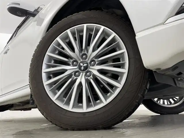 三菱 アウトランダー ＰＨＥＶ G 群馬県 2019(平31)年 6.4万km シルキーホワイト 後側方車両検知警報システム/＝＝＝＝＝/マルチアラウンドビューモニター/KENWOOD７インチナビ/・AM/FM/CD/DVD/Bluetooth/フルセグTV/KENWOODサブウーファー/KENWOODスピーカー/e-Assist/・衝突被害軽減ブレーキシステム/・車線逸脱警報システム/・オートマチックハイビーム/・レーダークルーズコントロールシステム/パーキングセンサー/後側方車両検知警報システム/ステアリングヒーター/前席シートヒーター/前後ドライブレコーダー/パドルシフト/ＬＥＤヘッドライト/オートライト/電動パーキングブレーキ/オートブレーキホールド/ＡＣ１００Ｖ電源/社外レーダー
