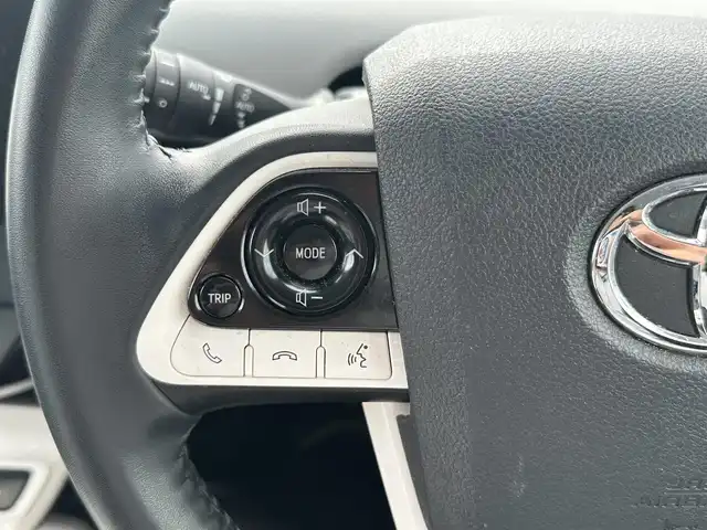 トヨタ プリウス A ツーリングセレクション 山形県 2016(平28)年 10.1万km ホワイトパールクリスタルシャイン ４WD/BSM/寒冷地仕様/レーダークルーズコントロール/パーキングアシスト/スペアキー/純正9型ナビ/（AM/FM/Bluetooth/フルセグ）/D席シートヒーター/ビルトインETC/スマートキー/純正アルミホイール/純正フロアマット/レーンキープアシスト/横滑り防止装置/ドアバイザー/電動格納ミラー
