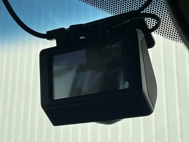 トヨタ ランドクルーザー プラド TX Lパッケージ マットブラED 滋賀県 2023(令5)年 0.3万km ホワイトパールクリスタルシャイン ワンオーナー/ムーンルーフ/純正９型ナビ/・Bluetooth/フルセグ/・CD/DVD/バックカメラ/ニュートラルベージュ革シート/革巻きステアリング/ステアリングリモコン/ETC/前方ドライブレコーダー/レーダークルーズコントロール/前席パワーシート/前席シートヒーター/前席シートベンチレーション/ヒルスタートアシスト/LEDオートライト/フォグライト/トノカバー/トヨタセーフティセンス/・レーンディパーチャーアラート/・クリアランスソナー/・プリクラッシュセーフティ/・ロードサインアシスト/スマートキー