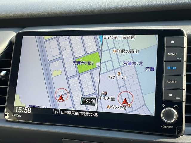 ホンダ フィット e:HEVホーム 山形県 2020(令2)年 6.4万km プラチナホワイトパール 禁煙車/ワンオーナー/Honda SENSING/・衝突軽減ブレーキ（ＣＭＢＳ）/・路外逸脱抑制機能/・先行車発進お知らせ機能/・アダプティブクルーズコントロール（ＡＣＣ）/・車線維持支援システム（ＬＫＡＳ）/・標識認識機能/・誤発進抑制機能 /・近距離衝突軽減ブレーキ/・オートハイビーム/・パーキングセンサーシステム/ハーフレザーシート/純正ナビ(CD.DVD.BT.USB.SD)/バックカメラ/フルセグ/ETC/ワイパーデアイサー/ミラーヒーター/LEDヘッドライト/プッシュスタート/スマートキーｘ２/ヘッドライトレベライザー/スタッドレスタイヤ積込み/電動パーキング/オートホールド