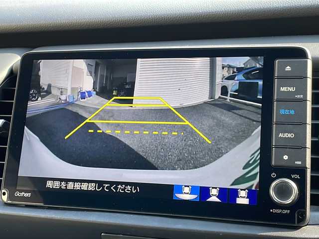 ホンダ フィット e:HEVホーム 山形県 2020(令2)年 6.4万km プラチナホワイトパール 禁煙車/ワンオーナー/Honda SENSING/・衝突軽減ブレーキ（ＣＭＢＳ）/・路外逸脱抑制機能/・先行車発進お知らせ機能/・アダプティブクルーズコントロール（ＡＣＣ）/・車線維持支援システム（ＬＫＡＳ）/・標識認識機能/・誤発進抑制機能 /・近距離衝突軽減ブレーキ/・オートハイビーム/・パーキングセンサーシステム/ハーフレザーシート/純正ナビ(CD.DVD.BT.USB.SD)/バックカメラ/フルセグ/ETC/ワイパーデアイサー/ミラーヒーター/LEDヘッドライト/プッシュスタート/スマートキーｘ２/ヘッドライトレベライザー/スタッドレスタイヤ積込み/電動パーキング/オートホールド