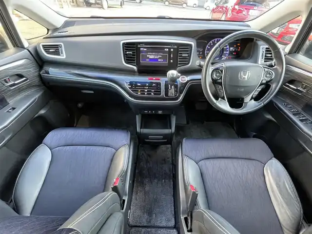 ホンダ オデッセイ アブソルート アドバンス 長崎県 2015(平27)年 14.7万km クリスタルブラックパール ワンオーナー車/メーカーインターナビ/（フルセグ、CD、DVD、AM、FM、BTオーディオ）/バックカメラ/全周囲カメラ/プッシュスタート/WAC/アダプティブクルーズコントロール/パドルシフト/レーンキープアシスト/ステアリングリモコン/オートライト/両側パワースライドドア/ビルトインETC/ハーフレザー/D席パワーシート/オールオートパワーウィンドウ/電格ウィンカーミラー/2列目ドアサンシェード/フリップダウンモニター/衝突軽減システム/横滑り防止/アイドリングストップ/路外逸脱抑制システム/Wエアバッグ/カーテンエアバッグ/ABS/ナビ取扱説明書/取扱説明書/保証書/スペアキー×１