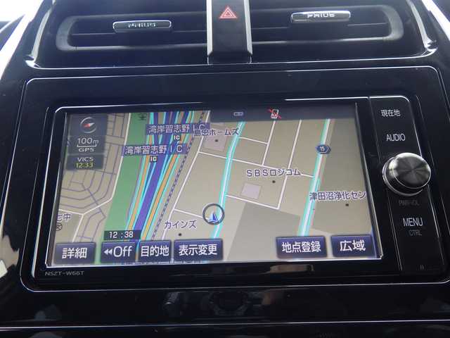トヨタ プリウス Sセーフティプラス 千葉県 2017(平29)年 7.5万km シルバーM Toyota Safety Sense/・プリクラッシュセーフティ/・レーンディパーチャーアラート/・オートハイビーム/・レーダークルーズコントロール/シンプルインテリジェントパーキングアシスト/ヘッドアップディスプレイ/純正SDナビ/地デジTV/【DVD/CD再生機能　Bluetooth接続】/バックカメラ/ドライブレコーダー（DRT-H66A）/革巻きステアリング/ステアリングスイッチ/ETC（2.0）/LEDヘッドライト/フォグライト/ウインカーミラー/クリアランスソナー/純正15インチアルミホイル/サイド/カーテンエアバッグ/スマートキー