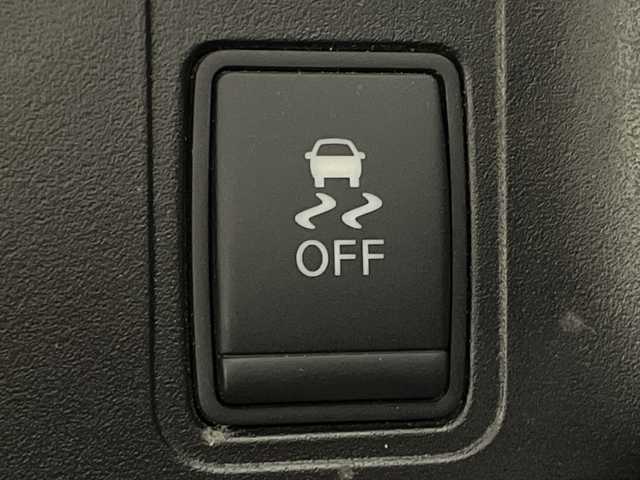 日産 セレナ ライダー 神奈川県 2017(平29)年 6万km ダイヤモンドブラック 純正7型SDナビゲーション【MM316D-W】/純正フリップダウンモニター/フルセグ　CD DVD　SD　Bluetooth　USB　MUSICSTOCKR　AUX　AM FM/バックカメラ/車線逸脱警報/オートハイビーム/パワースライドドア【サンシェード】/純正ビルトインETC/革巻きステアリング/アイドリングストップ/ECO/2列目3列目USB電源ソケット/シートバックテーブル/プッシュスタート/スマートキー/LEDヘッドランプ/フォグランプ/オートライト/純正サイド/リアスポイラー/純正16インチアルミホイール/スペアキー