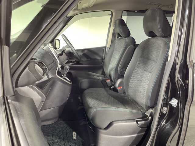 日産 セレナ ライダー 神奈川県 2017(平29)年 6万km ダイヤモンドブラック 純正7型SDナビゲーション【MM316D-W】/純正フリップダウンモニター/フルセグ　CD DVD　SD　Bluetooth　USB　MUSICSTOCKR　AUX　AM FM/バックカメラ/車線逸脱警報/オートハイビーム/パワースライドドア【サンシェード】/純正ビルトインETC/革巻きステアリング/アイドリングストップ/ECO/2列目3列目USB電源ソケット/シートバックテーブル/プッシュスタート/スマートキー/LEDヘッドランプ/フォグランプ/オートライト/純正サイド/リアスポイラー/純正16インチアルミホイール/スペアキー