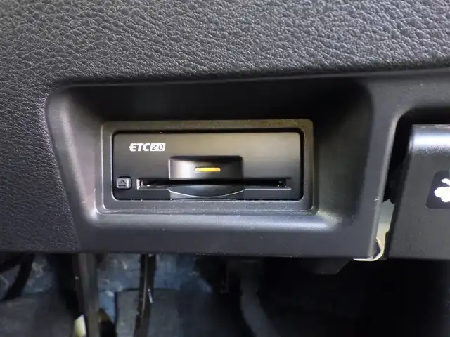 日産 セレナ ハイウェイスター V 千葉県 2023(令5)年 3.7万km プリズムホワイト エマージェンシーブレーキ/プロパイロット/インテリジェントクルーズコントロール/インテリジェントルームミラー/ハンズフリー両側パワースライドドア/純正コネクトナビ/地デジTV/【Bluetooth接続】/【Apple CarPlay　Android Auto対応】/アラウンドビューモニター/ドライブレコーダー/革巻きステアリング/ステアリングスイッチ/パドルシフト/ETC（2.0）/LEDヘッドライト/フォグライト/ウインカーミラー/コーナーセンサー/純正16インチアルミホイル/サイド/カーテンエアバッグ/インテリジェントキー