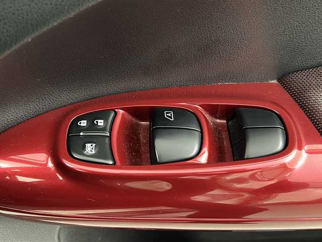 日産 ジューク 16GT FOUR 熊本県 2011(平23)年 14.5万km ブリリアントホワイトパール 純正メモリーナビ/バックカメラ/Bluetooth/純正フロアマット/純正アルミホイール/ワンセグ/スマートキー/エンジンスタートボタン/ドアバイザー/電動格納ミラー