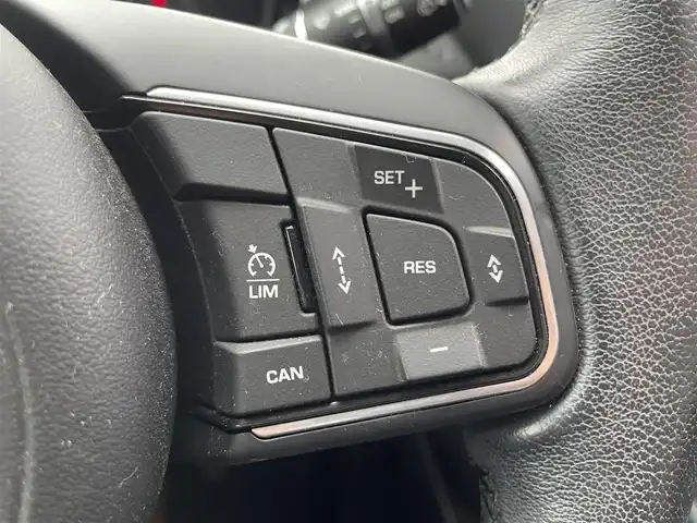 ジャガー Ｅペース S 180PS 栃木県 2018(平30)年 3.6万km 赤 黒革シート/パワーシート /ナビ /全方位カメラ/ETC/スマートキー/LEDヘッドライト/オートライト/ACC/レーンキープアシスト/ブラインドスポット /クロストラフィック/クリアランスソナー /AEB/パワーテールゲート