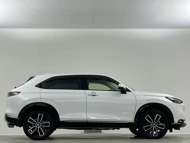 ホンダ ヴェゼル ハイブリッド e:HEV Z 埼玉県 2024(令6)年 3万km プラチナホワイトパール 純正９型ナビ　３６０°　衝突軽減　ＥＴＣ　温シート　レーダークルーズコントロール　アダプティブＬＥＤヘッドライト　ビルトインＥＴＣ　スペアキー１本　前後ドラレコ　ハーフレザー　ダウンヒルアシスト　禁煙