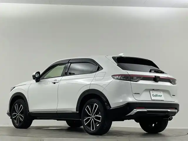 ホンダ ヴェゼル ハイブリッド e:HEV Z 埼玉県 2024(令6)年 3万km プラチナホワイトパール 純正９型ナビ　３６０°　衝突軽減　ＥＴＣ　温シート　レーダークルーズコントロール　アダプティブＬＥＤヘッドライト　ビルトインＥＴＣ　スペアキー１本　前後ドラレコ　ハーフレザー　ダウンヒルアシスト　禁煙