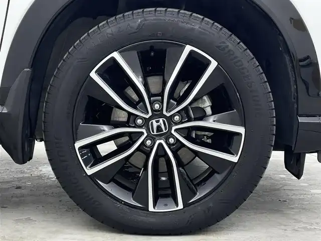 ホンダ ヴェゼル ハイブリッド e:HEV Z 埼玉県 2024(令6)年 3万km プラチナホワイトパール 純正９型ナビ　３６０°　衝突軽減　ＥＴＣ　温シート　レーダークルーズコントロール　アダプティブＬＥＤヘッドライト　ビルトインＥＴＣ　スペアキー１本　前後ドラレコ　ハーフレザー　ダウンヒルアシスト　禁煙