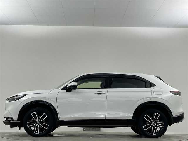 ホンダ ヴェゼル ハイブリッド e:HEV Z 埼玉県 2024(令6)年 3万km プラチナホワイトパール 純正９型ナビ　全方位カメラ　プレミアムサウンド　BSM　衝突軽減　ＥＴＣ　温シート　レーダークルーズコントロール　アダプティブＬＥＤヘッドライト　ビルトインＥＴＣ　スペアキー１本　前後ドラレコ　ハーフレザー　ダウンヒルアシスト　禁煙