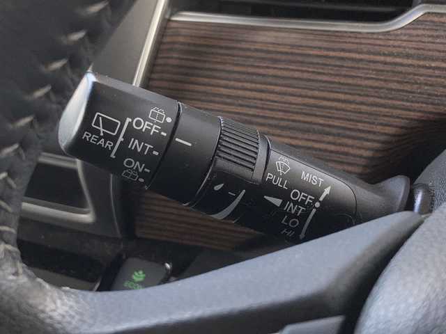 ホンダ フリード ハイブリット クロスター ホンダセンシング 東京都 2021(令3)年 2.1万km スーパープラチナグレーメタリック ワンオーナー/純正メモリナビ/【フルセグ・DVD再生可・CD・Bluetooth】/バックカメラ/ビルトインETC/両側パワースライドドア/ホンダセンシング/【衝突軽減ブレーキ・前後誤発進抑制機能・歩行者事故逓減ステアリング・アダプティブクルーズコントロール・車線維持支援システム・路外逸脱抑制機能・先行車発進お知らせ機能・標識認識機能】/社外AW付スタッドレスタイヤ４本積み込み/電動格納ミラー/プッシュスタート/スマートキー/スペアキーあり/ウィンカーミラー/ステアリングスイッチ/ECON/純正フロアマット/新車保証書/取扱説明書