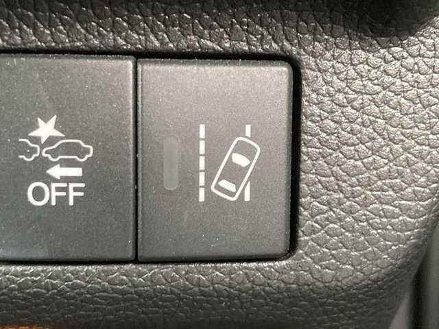 ホンダ フリード ハイブリット クロスター ホンダセンシング 東京都 2021(令3)年 2.1万km スーパープラチナグレーメタリック ワンオーナー/純正メモリナビ/【フルセグ・DVD再生可・CD・Bluetooth】/バックカメラ/ビルトインETC/両側パワースライドドア/ホンダセンシング/【衝突軽減ブレーキ・前後誤発進抑制機能・歩行者事故逓減ステアリング・アダプティブクルーズコントロール・車線維持支援システム・路外逸脱抑制機能・先行車発進お知らせ機能・標識認識機能】/社外AW付スタッドレスタイヤ４本積み込み/電動格納ミラー/プッシュスタート/スマートキー/スペアキーあり/ウィンカーミラー/ステアリングスイッチ/ECON/純正フロアマット/新車保証書/取扱説明書