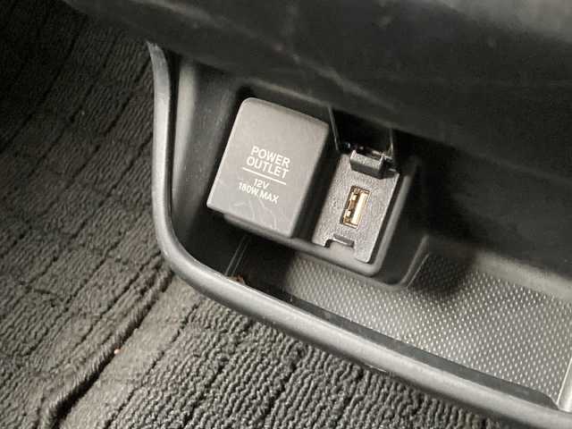 ホンダ フリード ハイブリット クロスター ホンダセンシング 東京都 2021(令3)年 2.1万km スーパープラチナグレーメタリック ワンオーナー/純正メモリナビ/【フルセグ・DVD再生可・CD・Bluetooth】/バックカメラ/ビルトインETC/両側パワースライドドア/ホンダセンシング/【衝突軽減ブレーキ・前後誤発進抑制機能・歩行者事故逓減ステアリング・アダプティブクルーズコントロール・車線維持支援システム・路外逸脱抑制機能・先行車発進お知らせ機能・標識認識機能】/社外AW付スタッドレスタイヤ４本積み込み/電動格納ミラー/プッシュスタート/スマートキー/スペアキーあり/ウィンカーミラー/ステアリングスイッチ/ECON/純正フロアマット/新車保証書/取扱説明書