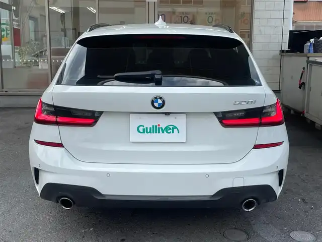 ＢＭＷ ３２０ｉ ツーリング Mスポーツ 愛知県 2020(令2)年 2.7万km アルピンホワイトⅢ 当店買取/禁煙/ターボ/ガソリン//純正ナビ/ Bluetooth/ScreenMirroring/FM/AM//置くだけ充電/USB/Carplay//360度カメラ//インテリジェントセーフティ/BSM/ACC//パーキングアシストプラス/パドルシフト//Mスポーツ専用アルカンターラコンビハーフレザー//前席Pシート/シートヒーター//ルーフレール//Aブレーキホールド//ISOFIX/ミラー一体型ETC//スペアキー/取説//純正Mスポーツ18AW